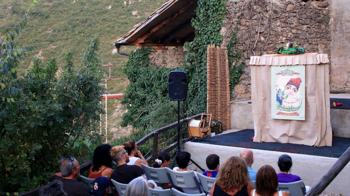 Teatro de marionetas frente a la despoblación: un pueblo de 17 habitantes acoge un festival con sello internacional