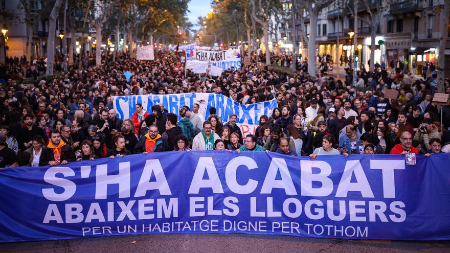 Masiva manifestación en Barcelona por el derecho a la vivienda: "Se acabó, bajemos los alquileres"