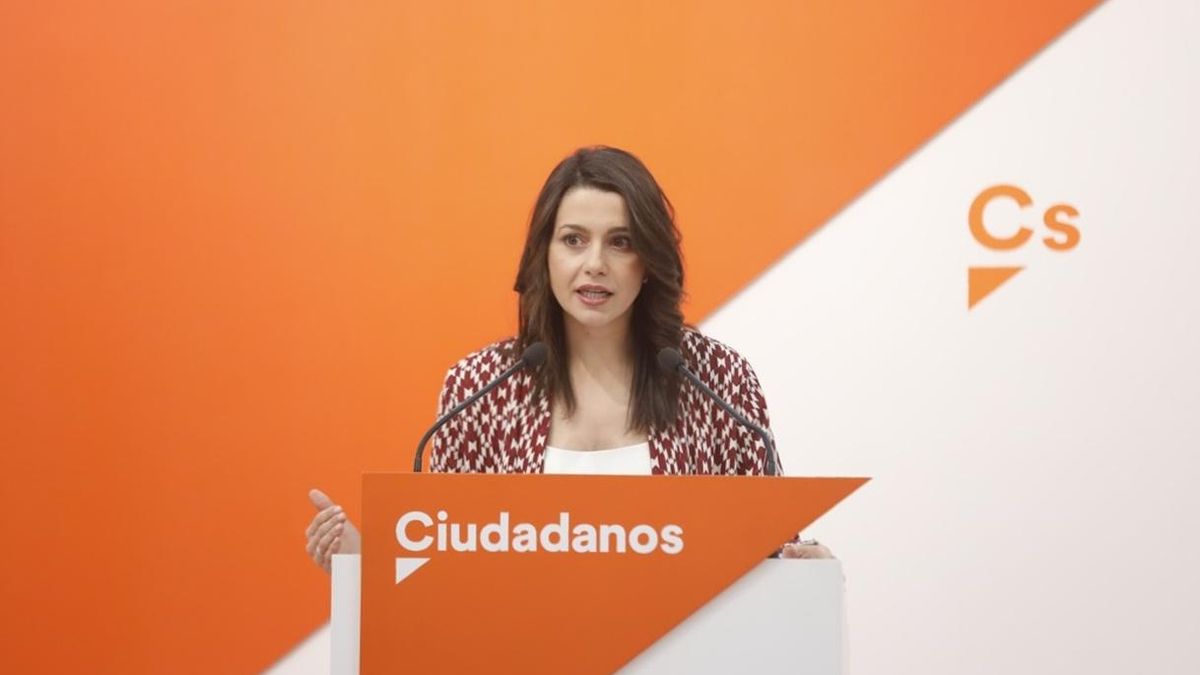 Arrimadas defiende el "patriotismo civil" y lo diferencia del "nacionalismo" catalán, el vasco y el de Le Pen