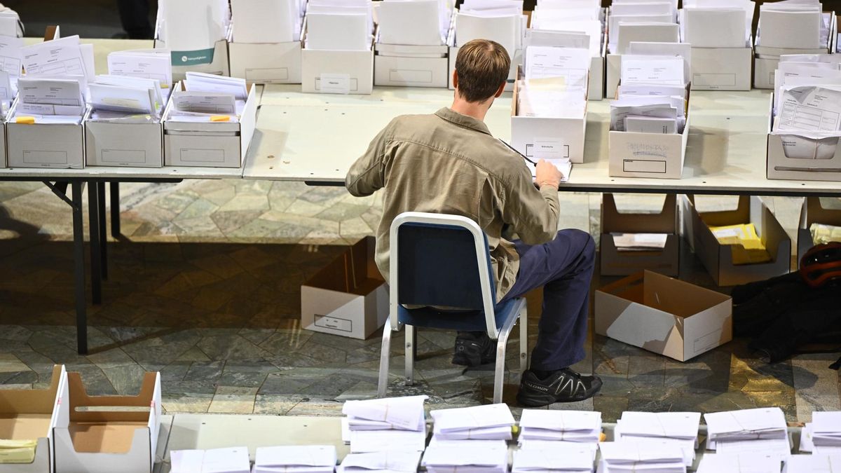 La ultraderecha sueca pierde votos y culpa a una teoría conspirativa sin respaldo en los propios datos electorales