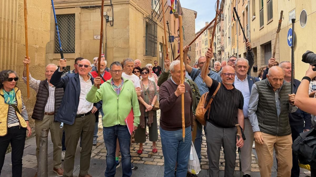 El Camino Francés cierra filas en apoyo a la gestión voluntaria del albergue de Logroño: "La hospitalidad no se licita"