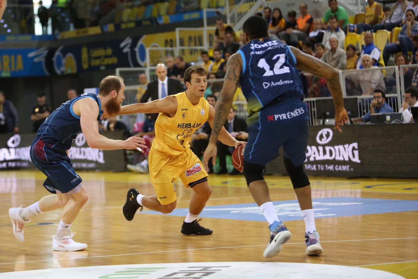 Imágenes del partido entre el Herbalife Gran Canaria y el Morabanc Andorra. (Alejandro Ramos).