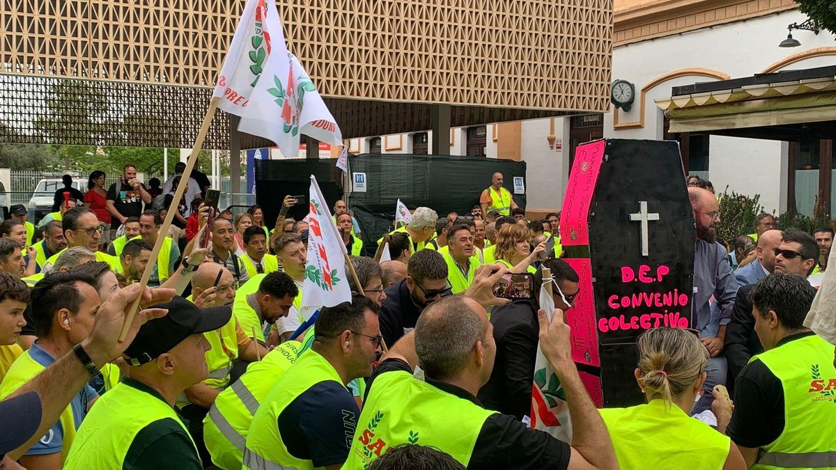 El Govern exigeix "màxima responsabilitat" a patronal i sindicat per resoldre la vaga del TIB