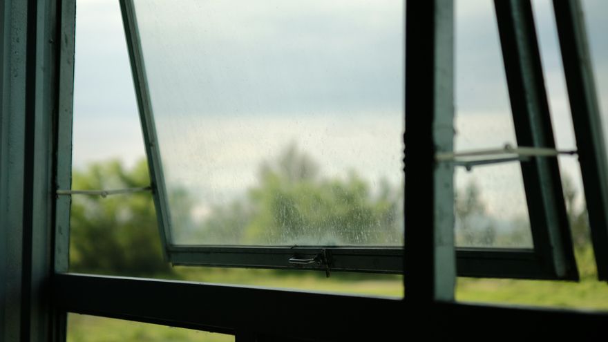 La técnica japonesa para acabar con la humedad en casa este otoño