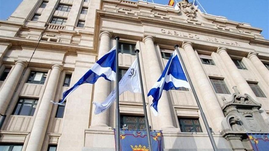 Balance del primer año de Rosa Dávila en el Cabildo de Tenerife: defiende que la isla "está de moda" y el PSOE le pide que "deje de soñar"