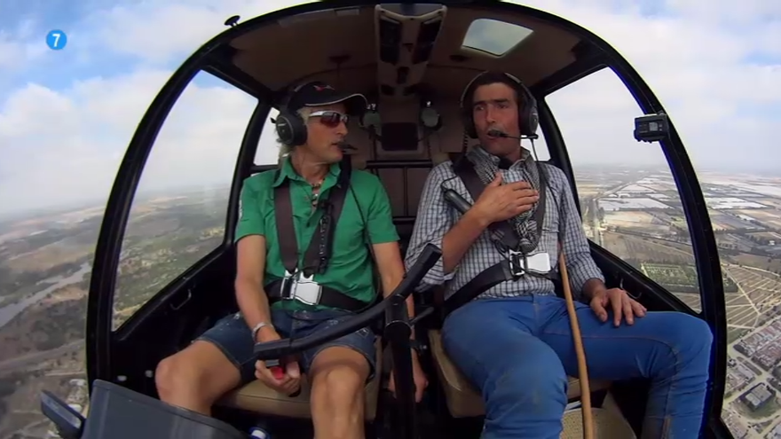 Calleja sobrevuela Doñana en la segunda entrega de 'Volando voy'