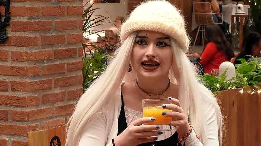 'First Dates' estrenó temporada con la llamativa religión de una soltera: "Soy omnísta"