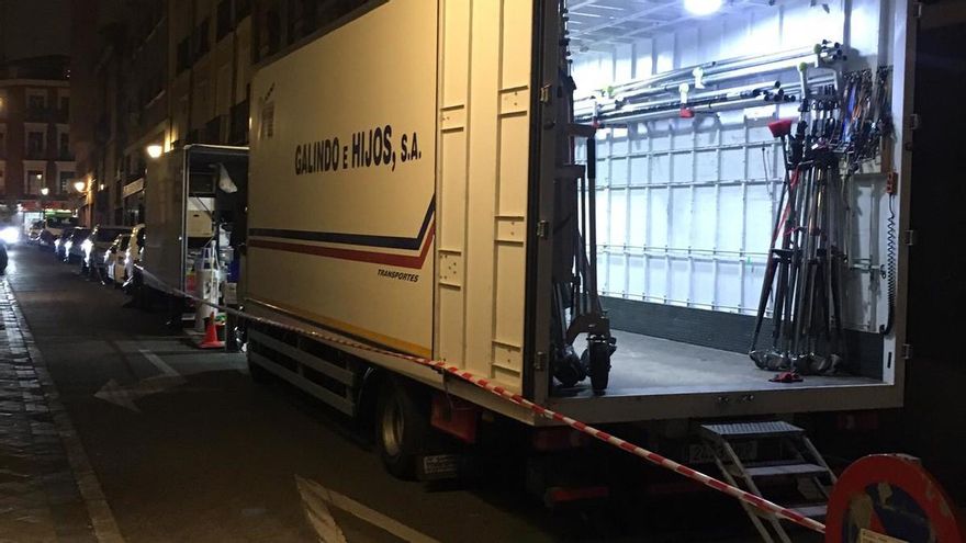 Camiones de uno de los frecuentes rodajes en San Bernardino, 3