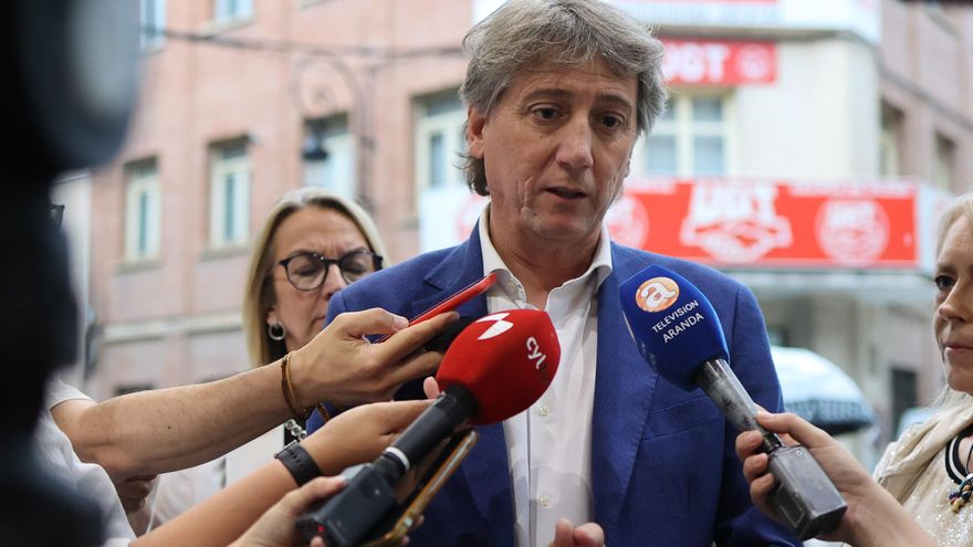 El líder del PSOE exige a la Junta de Castilla y León que se reúna con los municipios afectados por los incendios