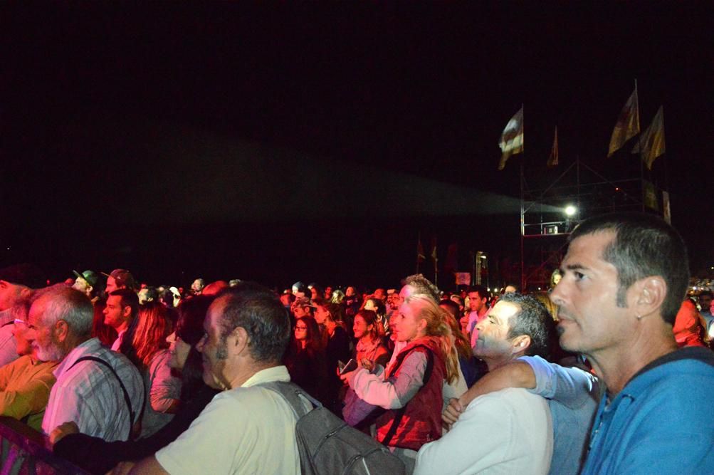 Público durante la actuación de La Chiva Gantiva en el Womad Fuerteventura 2014 | Iago Otero Paz