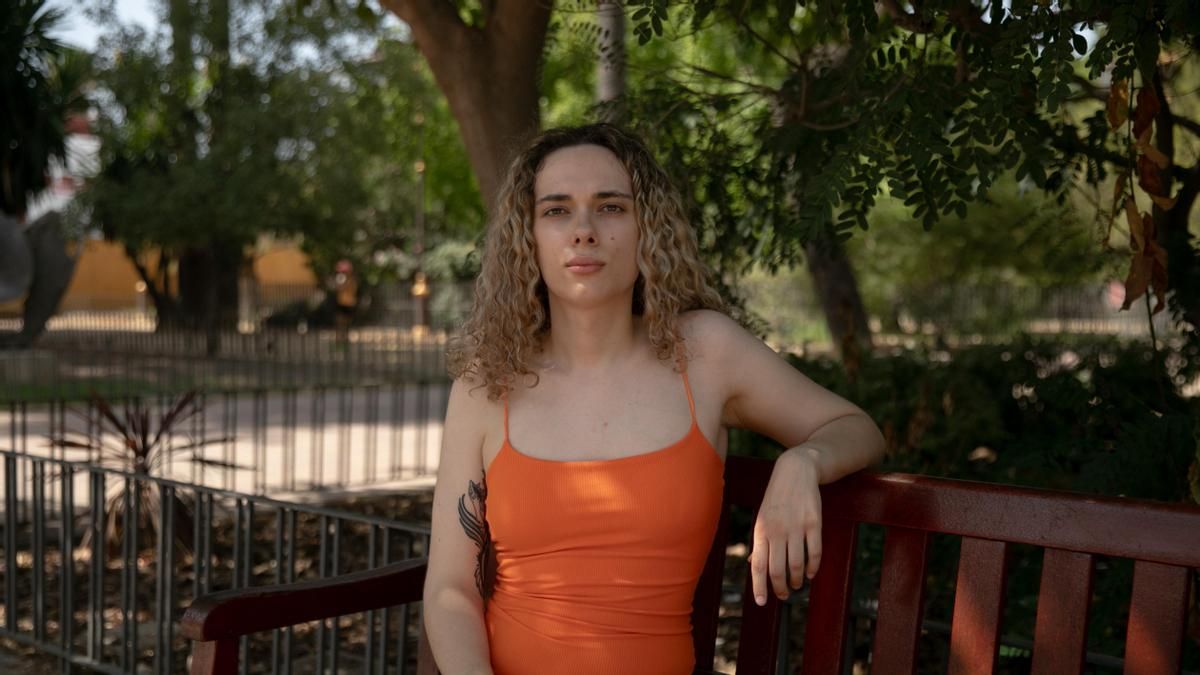 María Montoya, una joven afectada por el desabastecimiento de tratamientos hormonales
