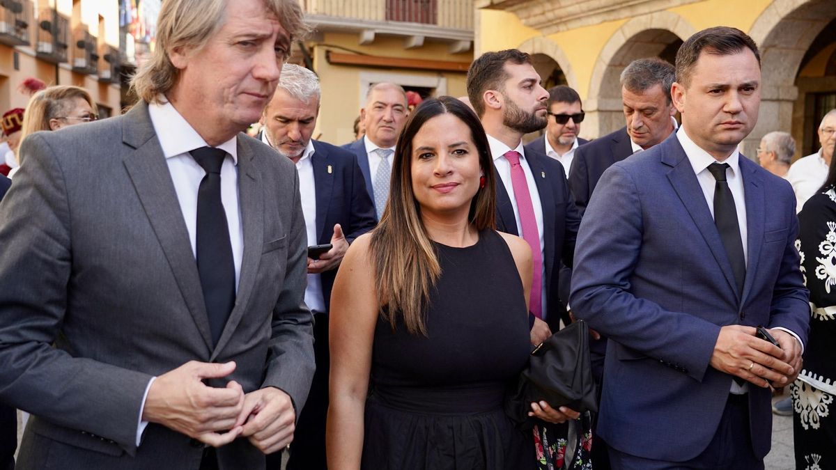 El líder del PSCyL, Carlos Martínez, Nuria Rubio y Javier Alfonso Cendón en La Encina 2025.
