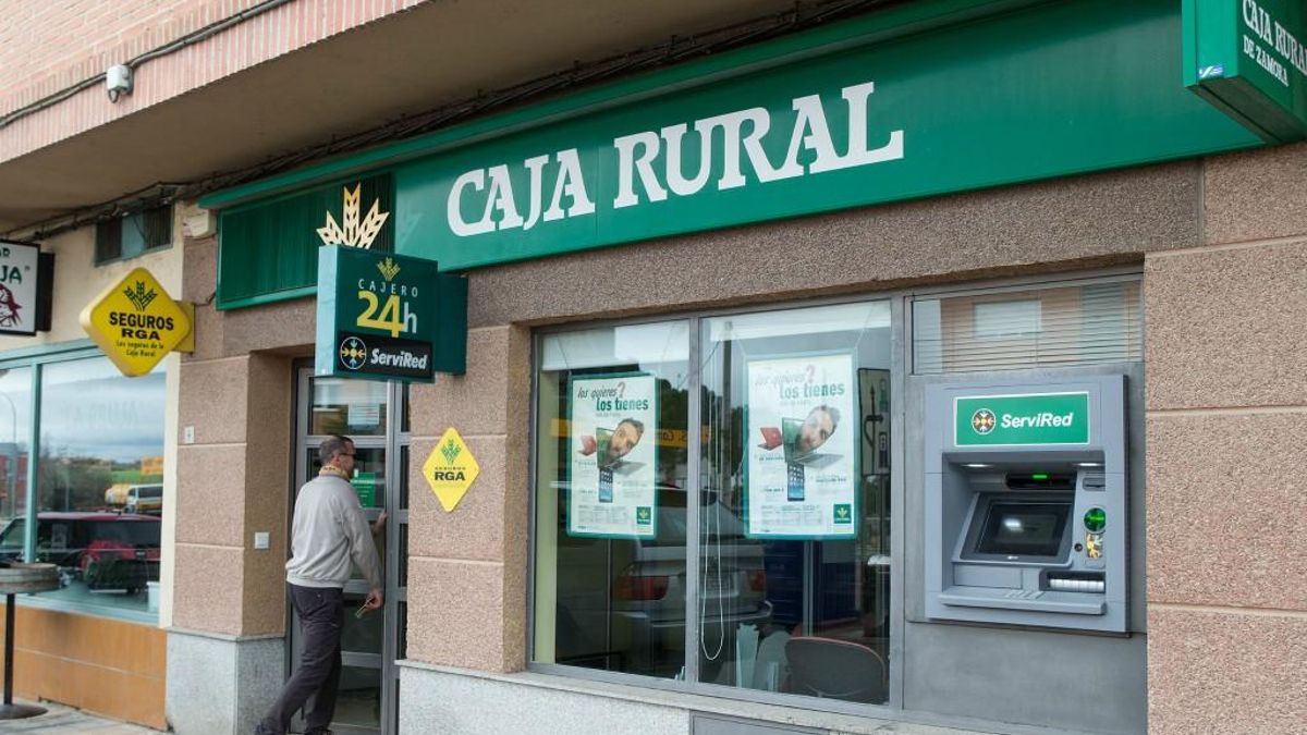 Caja Rural facilita la tramitación de ayudas para agricultores y ganaderos por la crisis de costes
