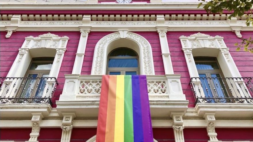 Denuncian una agresión homófoba al grito de "maricones de mierda" en Puertollano