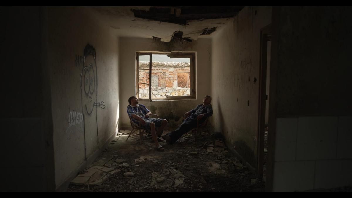 Cortometraje 'Manos Negras', en una escena rodada en el poblado minero de La Piela, en la Peña del Seo. 