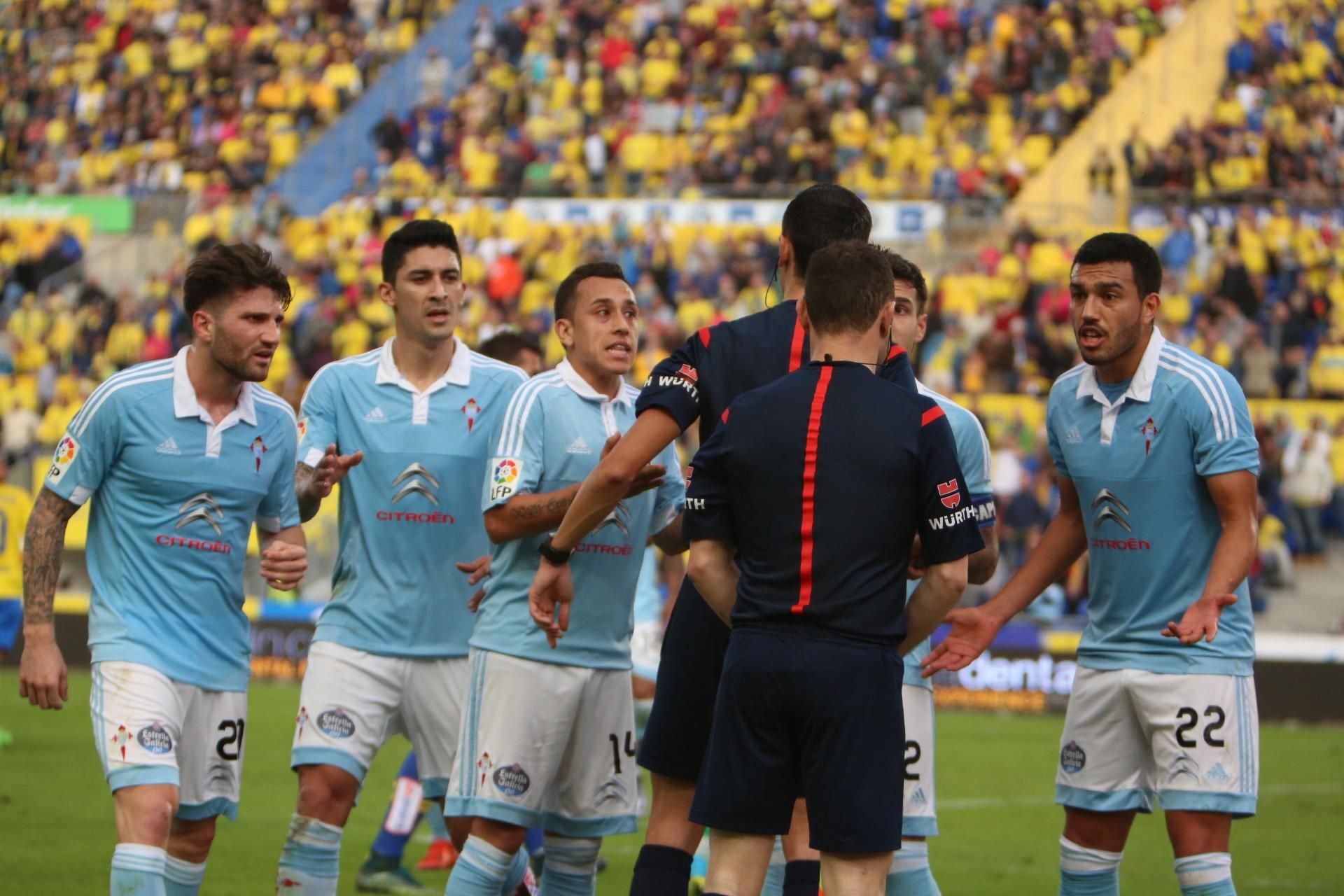 Partido entre la UD Las Palmas y el Celta de Vigo en el Estadio de Gran Canaria. (Alejandro Ramos).