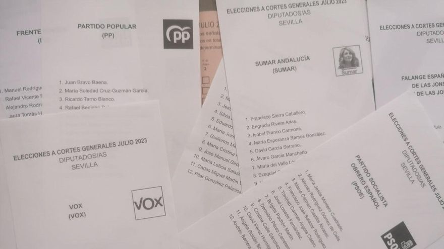 La Guardia Civil retira en un colegio de Jaén sobres con papeletas del PP de 2019