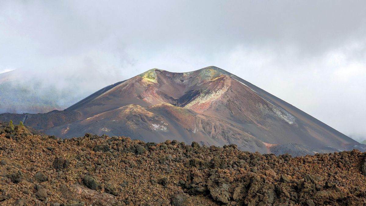Cráter del volcán Tajogaite. JOSÉ F. AROZENA