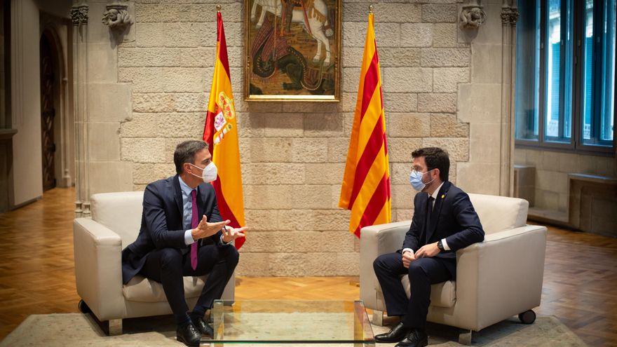 El presidente del Gobierno, Pedro Sánchez, y el de la Generalitat, Pere Aragonès, se reúnen en el Palau de la Generalitat antes de que se celebre la segunda reunión de la mesa del diálogo entre el Gobierno central y el Govern catalán