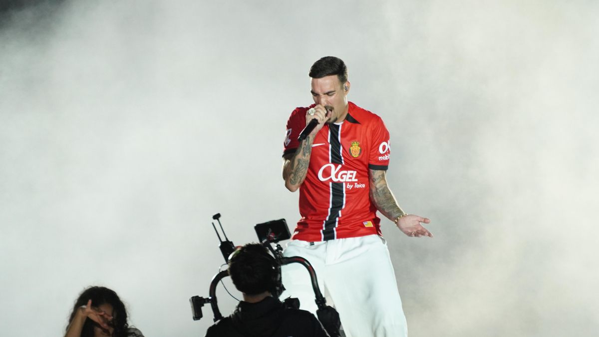 Reels B, con la camiseta del RCD Mallorca