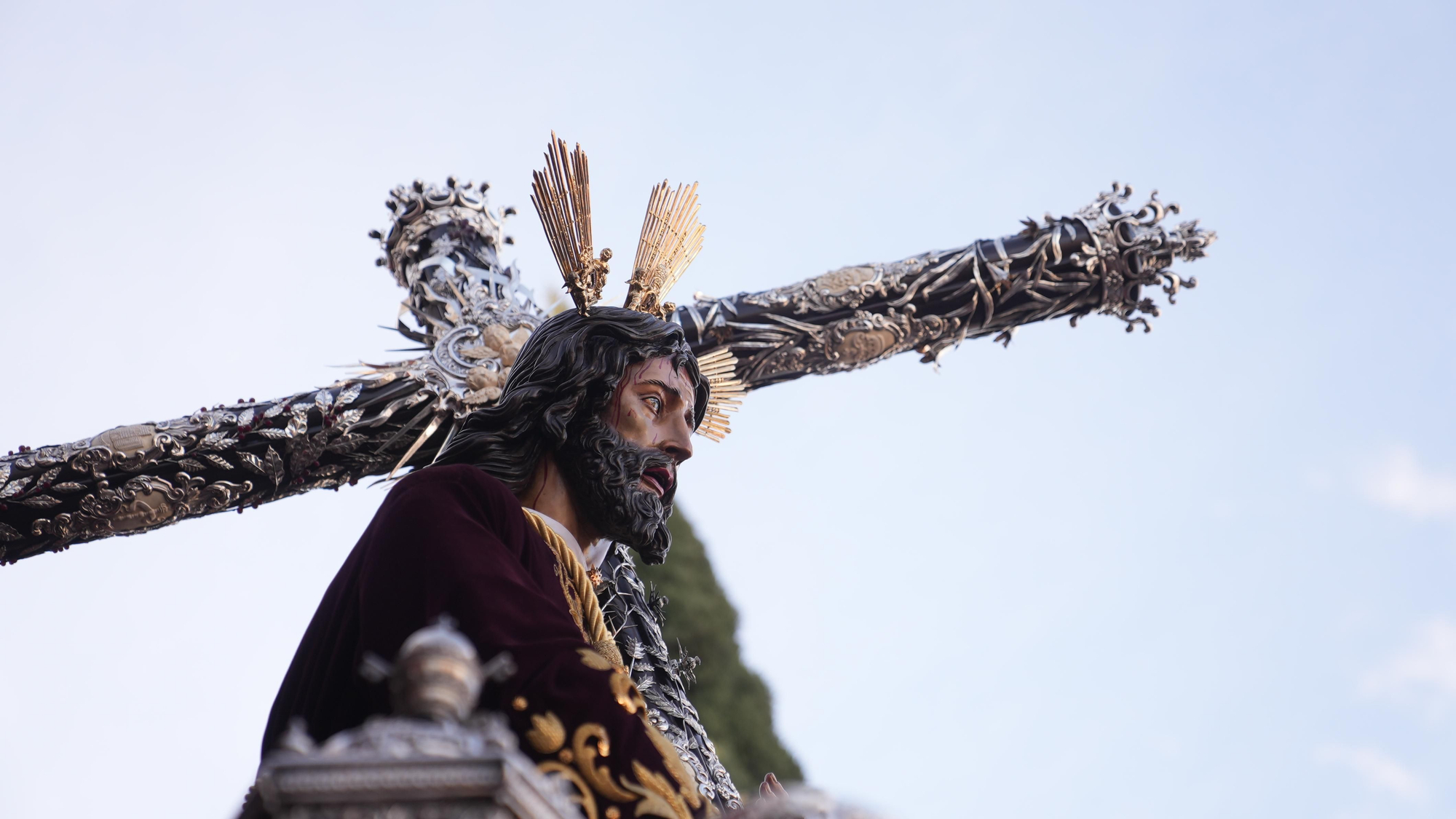 Salida procesional de la Hermandad de la Vera Cruz, en imágenes