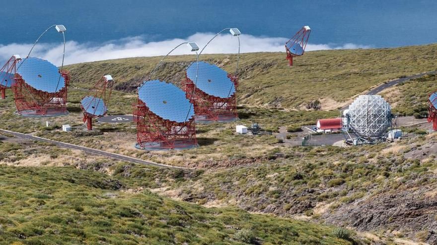 Recreación de la red de Telescopios Cherenkov en el Roque de Los Muchachos. Autor: Gabriel Pérez Díaz (IAC).