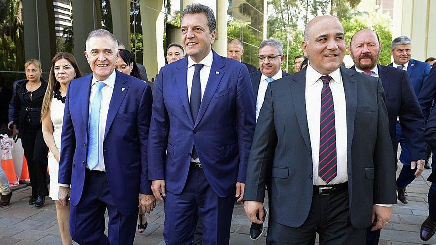 Massa, a las petroleras: "Si el martes a la noche no está resuelto, no van a poder sacar un barco"