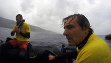 Òscar Camps durante una actuación de rescate en el Mediterráneo. | DAVID FONTSECA; PROACTIVA OPEN ARMS
