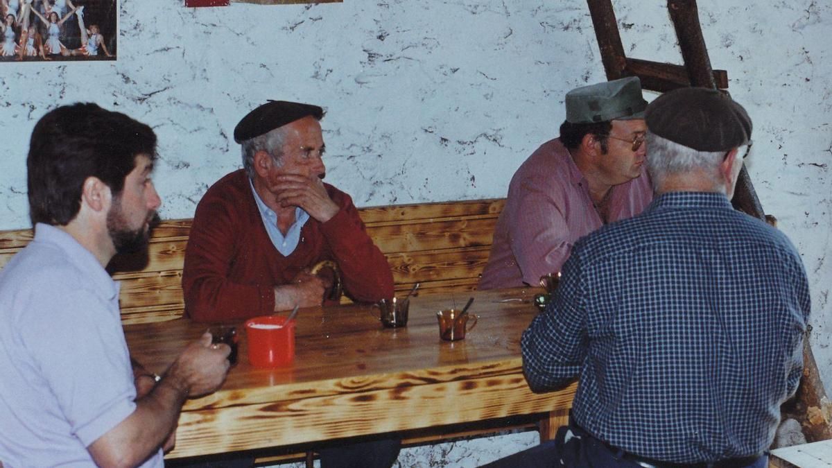 Celebración en La Cabaña de la Vaquera, en 1997.