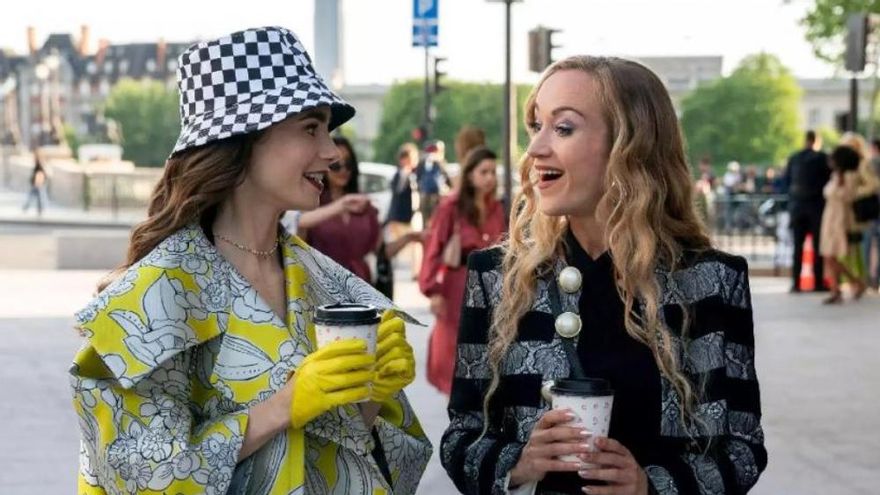 'Emily in Paris' enfada al gobierno de Ucrania por sus estereotipos "insultantes"