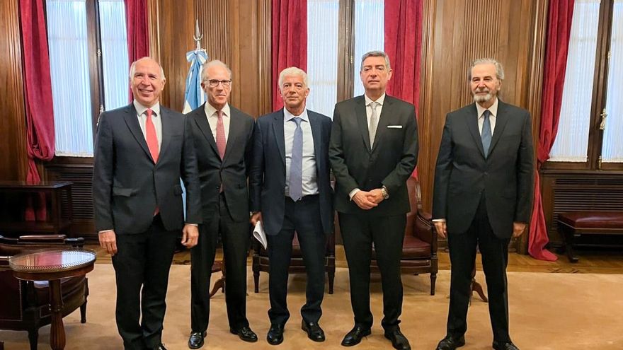 Milei y la Justicia: una relación ambivalente con la tensión puesta en la candidatura de Lijo a la Corte