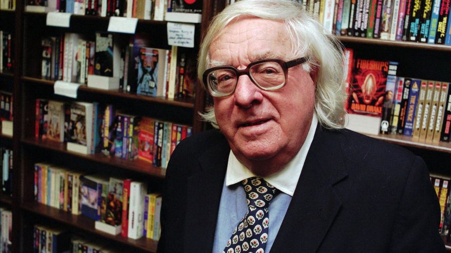 Ray Bradbury: 100 años del aleteo de una mariposa que cambió la literatura de ciencia ficción