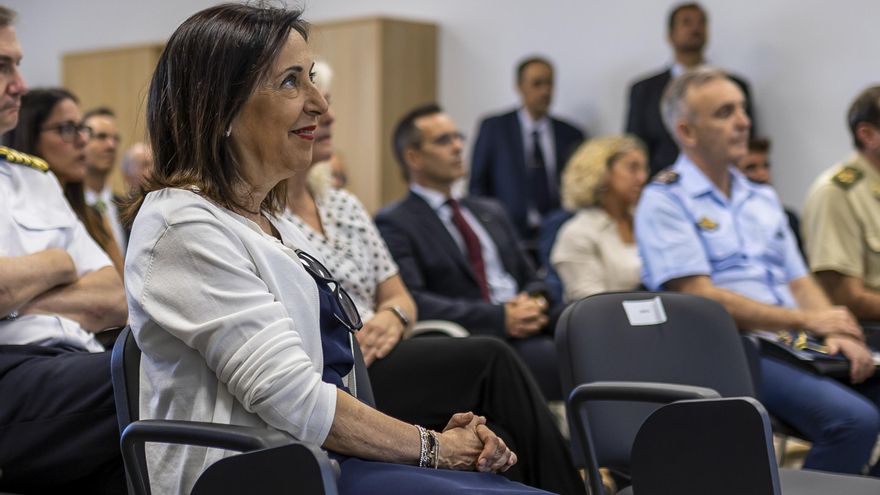 La ministra de Defensa del Gobierno de España, Margarita Robles, durante la visita al Centro de Ensayos de Sistemas no Tripulados (CEUS).