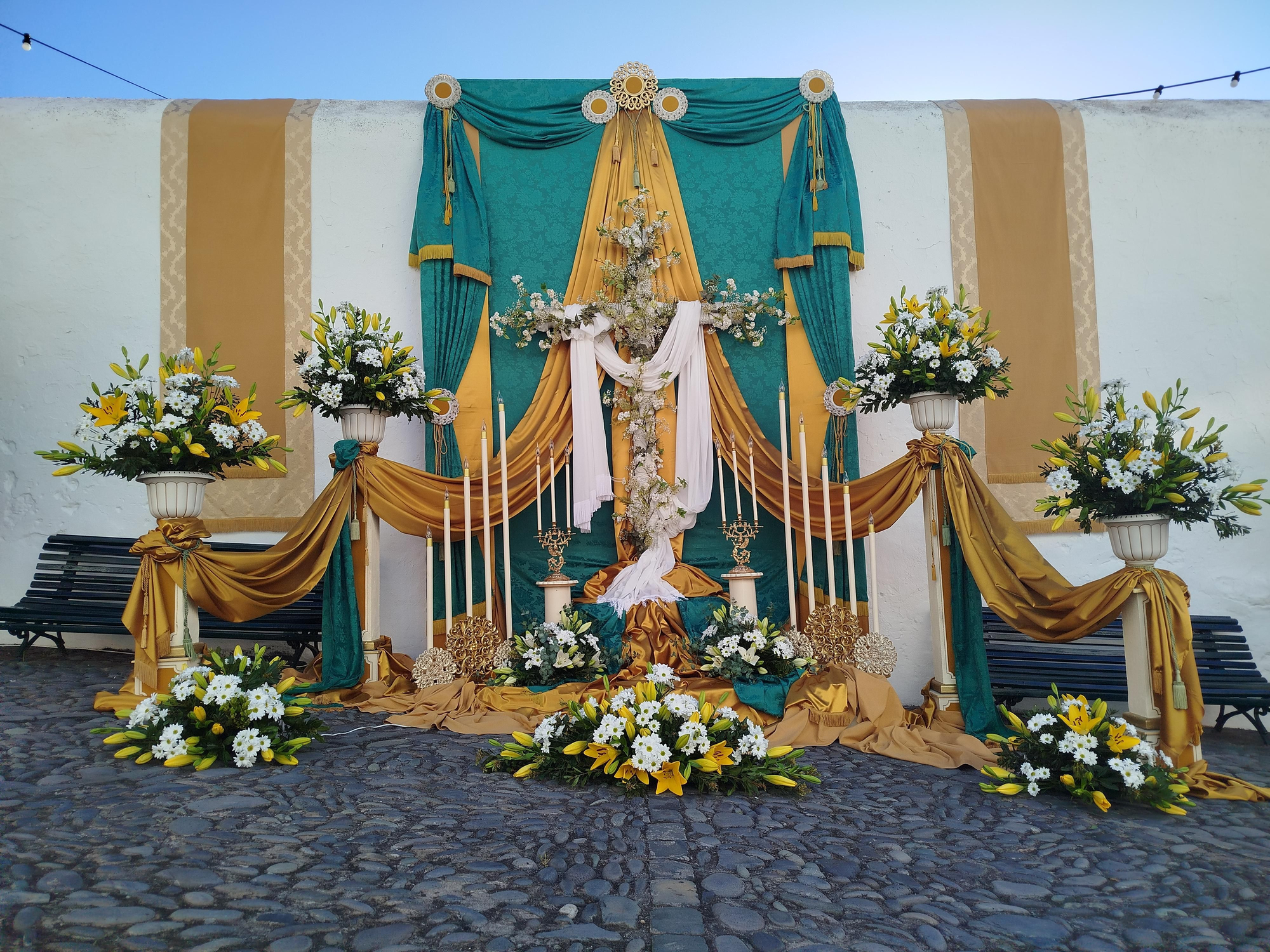 Cruz tradicional, tercer premio.