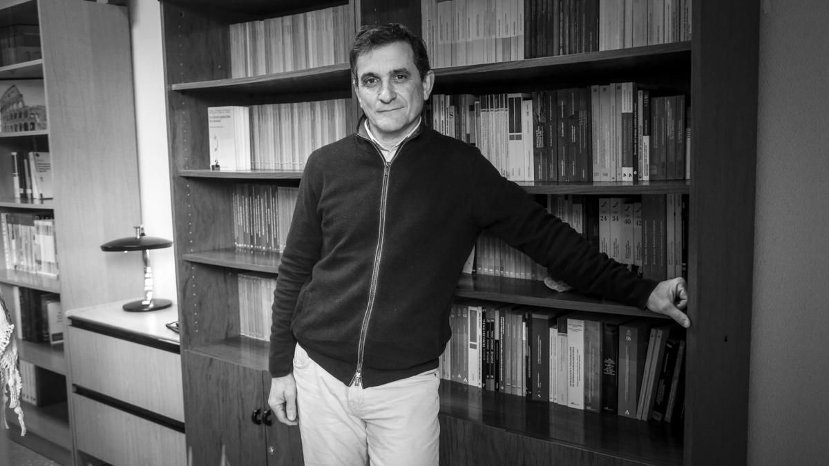 Entrevista N&B a Juan Escribano, portavoz de ‘Mejor sin armas'