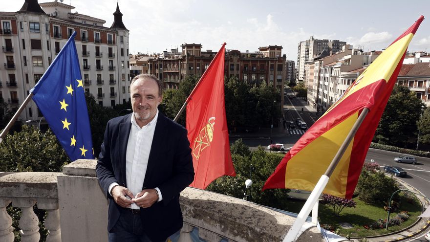 Javier Esparza, candidato de UPN: "A Pedro Sánchez no le va bien un gobierno del PSN con EH Bildu"