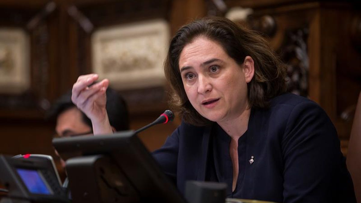 Colau carga contra PSOE y Cs por negarle una reunión para hablar del alquiler