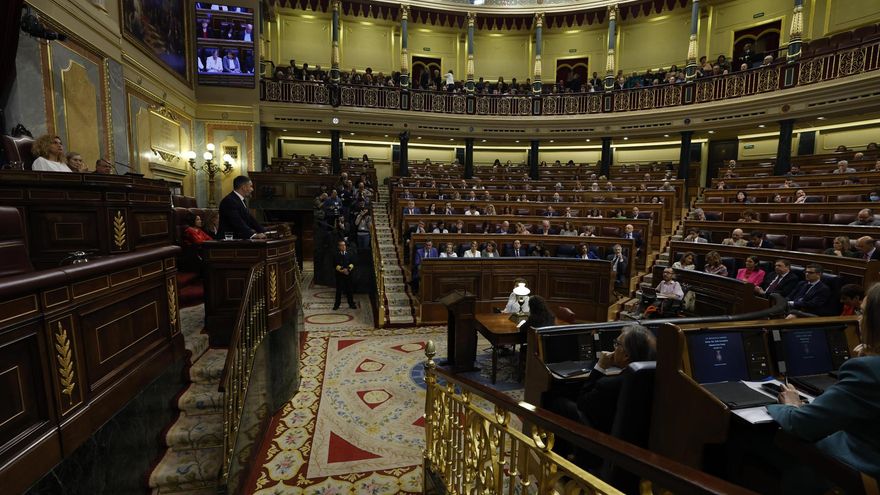 El líder de Vox, Santiago Abascal durante la moción de censura liderada por el profesor y economista Ramón Tamames (no en la imagen) contra el presidente del Gobierno.