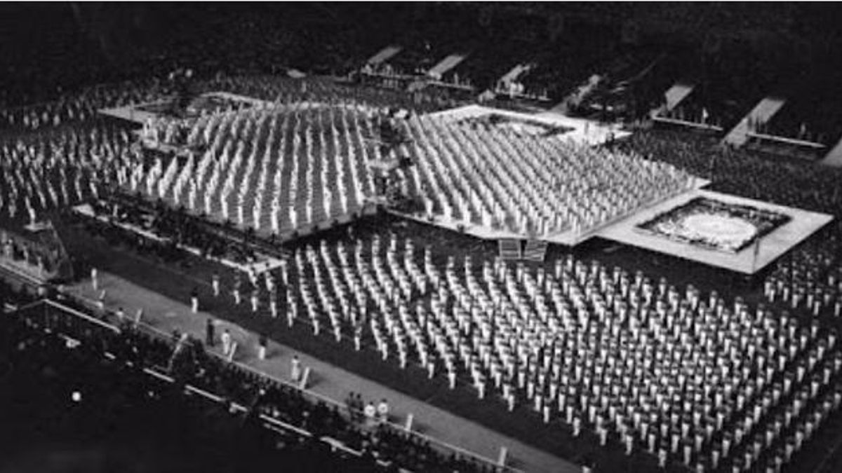 Los '25 años de paz': cuando el franquismo quiso cambiar el relato de la Guerra Civil desde la Castellana