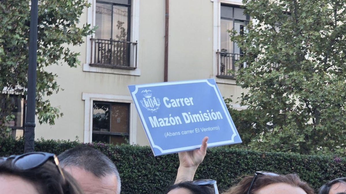 Calle Mazón Dimisión (antes calle El Ventorro)