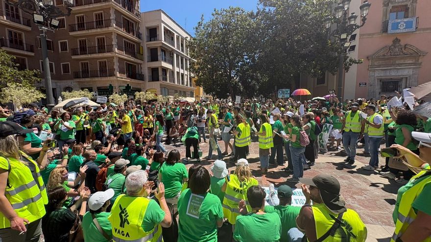 Jaume Olmos, director valencià que dimiteix per la vaga: “Hi ha alumnes que no s’atreveixen a anar al bany perquè les condicions són deplorables”