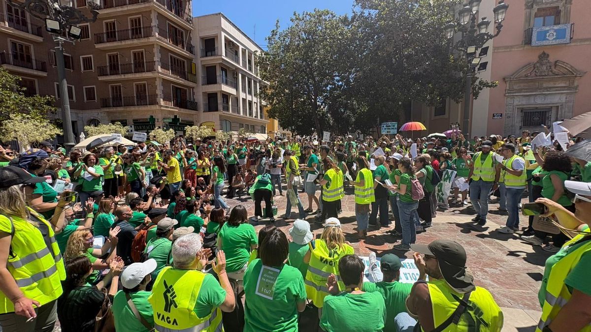 Jaume Olmos, director valencià que dimiteix per la vaga: “Hi ha alumnes que no s’atreveixen a anar al bany perquè les condicions són deplorables”