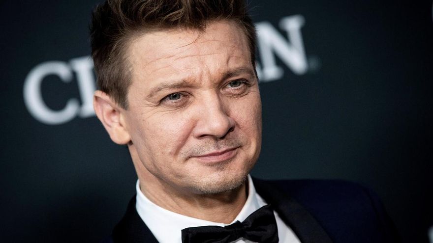 Jeremy Renner, operado de traumatismo torácico por su accidente con una máquina quitanieves