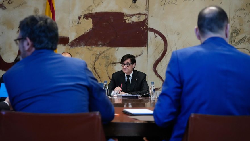 El presidente de la Generalitat, Salvador Illa, durante la reunión semanal del Govern, este martes.
