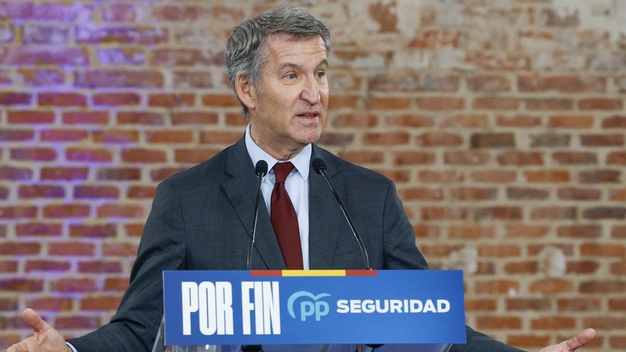 El presidente del Partido Popular, Alberto Núñez Feijóo, durante la presentación este martes de la candidatura del partido por Madrid para las elecciones generales. EFE/ J.J.Guillen