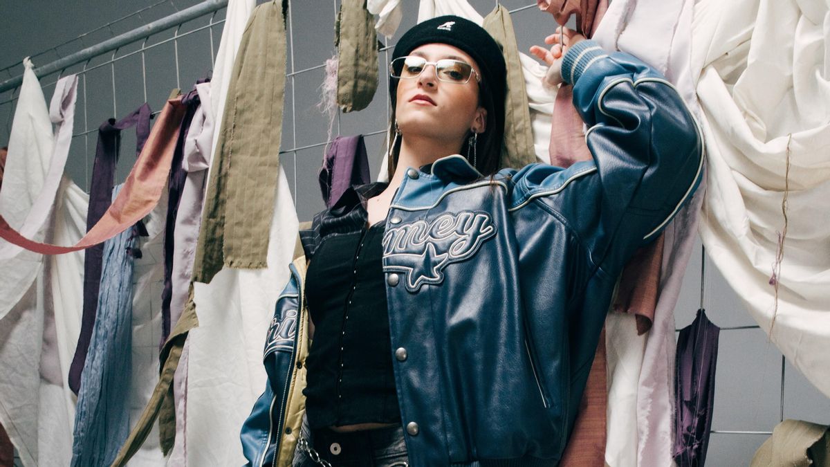 “La música és encara una indústria molt masculinitzada, volen fer-nos creure que només hi ha lloc en un cartell per a una de nosaltres”, comenta.