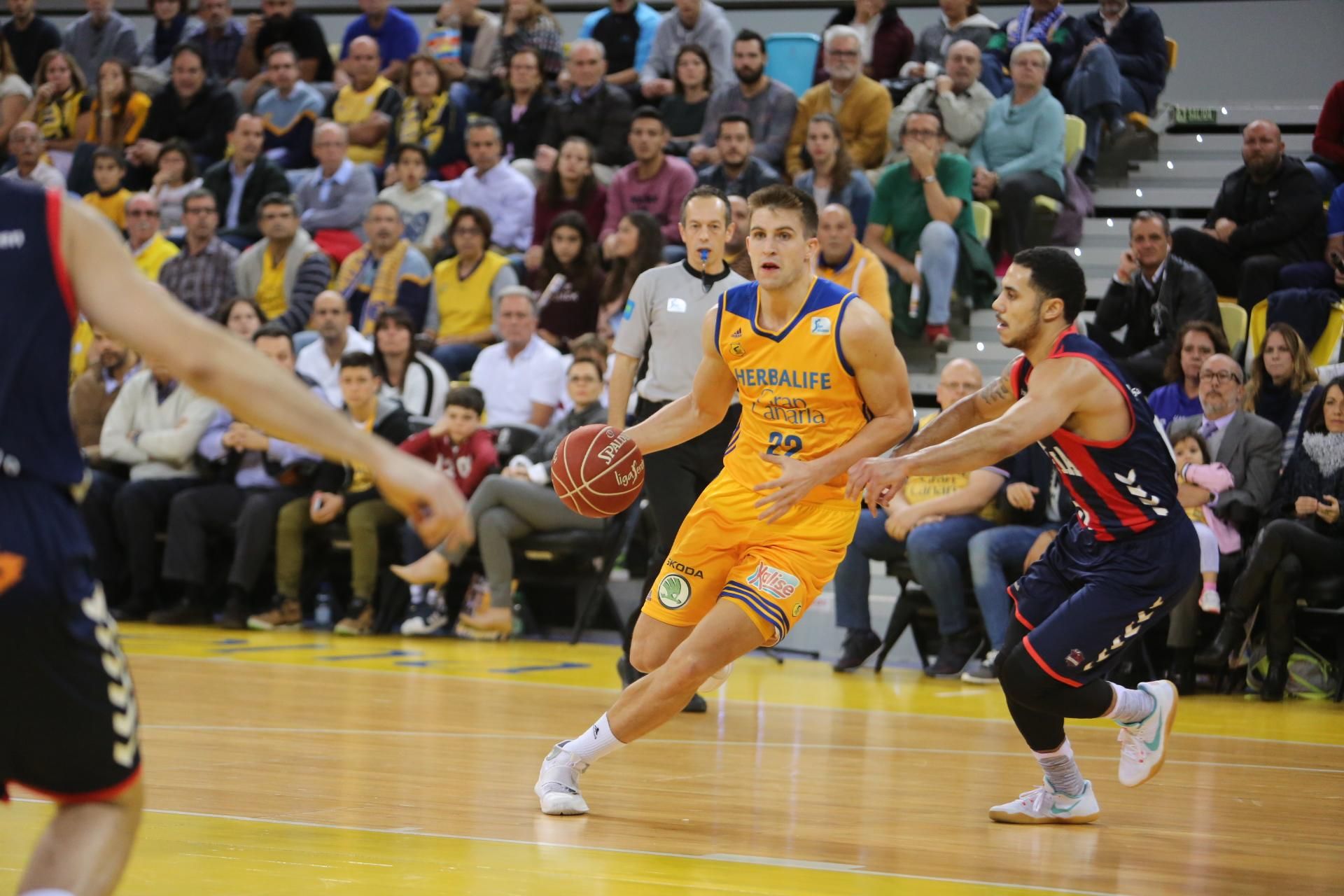 Imágenes del encuentro entre el Herbalife Gran Canaria y el Saski Baskonia. Alejandro Ramos.