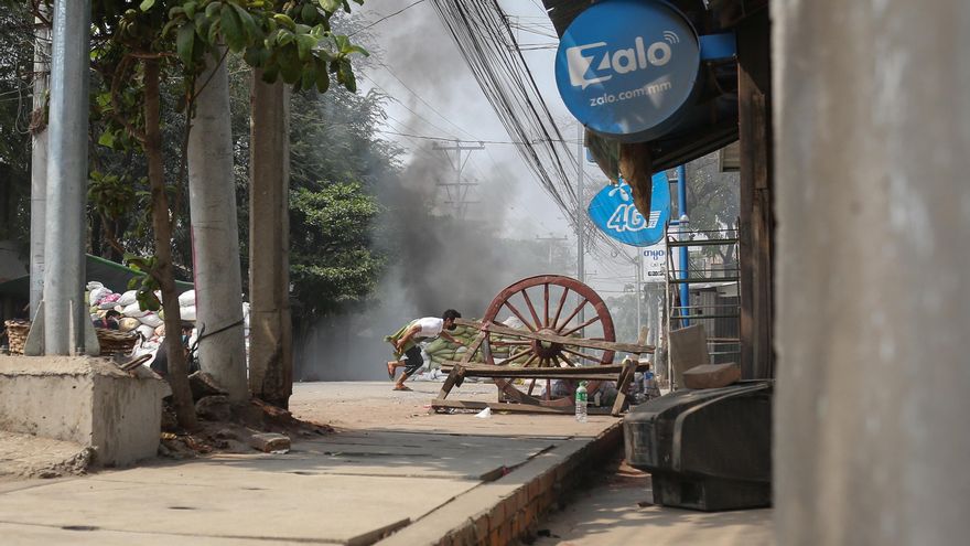 Un paquete bomba mata a 5 personas en Birmania, incluido un político huido