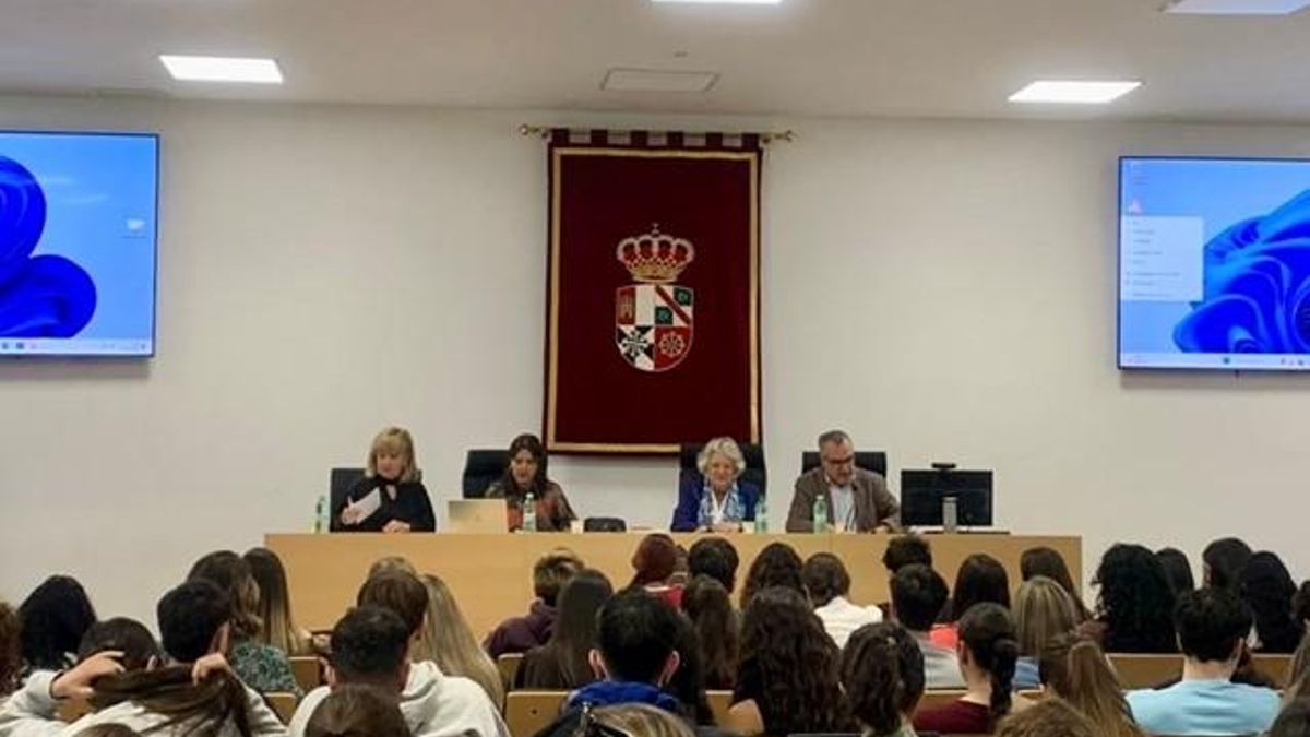Seminario 'El derecho humano al cuidado y la reorganización jurídica del trabajo' en la Facultad de Derecho de Albacete