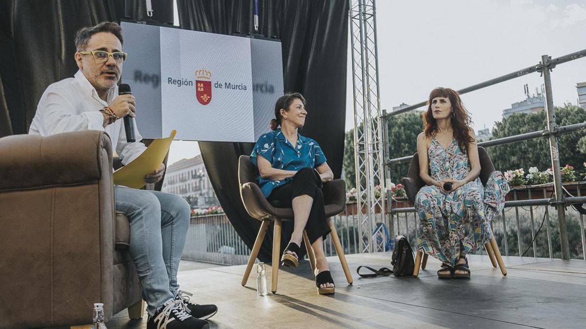 Coloquio moderado por el director de la Filmoteca Regional, Ángel Cruz, con Miriam Garlo, actriz de ‘Sorda’, y Eva Llorach, actriz ganadora del Goya por ‘Quién te cantará’